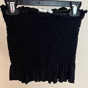 Black ruffle. Size small